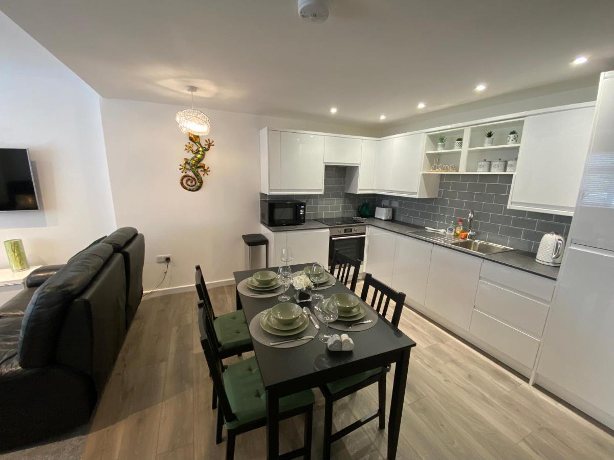 Modern 2 Bedroom Apartment, With Car Parking. Bitton Ngoại thất bức ảnh