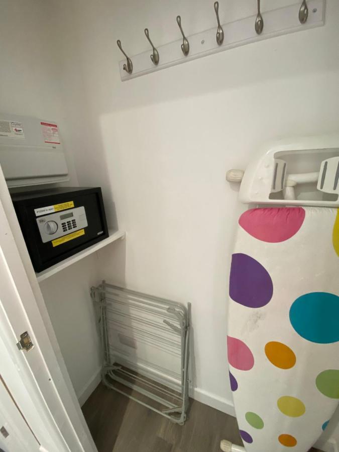 Modern 2 Bedroom Apartment, With Car Parking. Bitton Ngoại thất bức ảnh