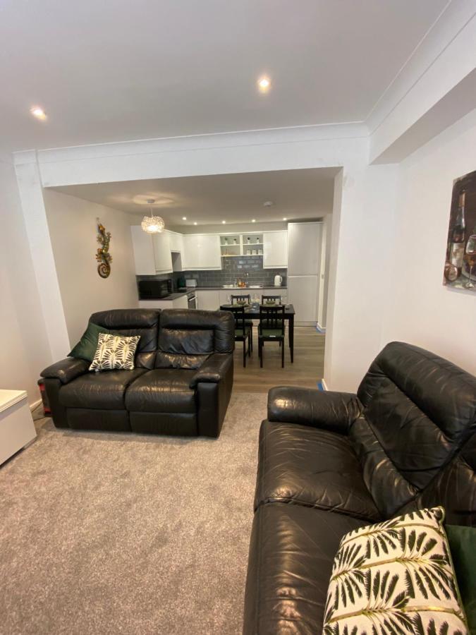 Modern 2 Bedroom Apartment, With Car Parking. Bitton Ngoại thất bức ảnh