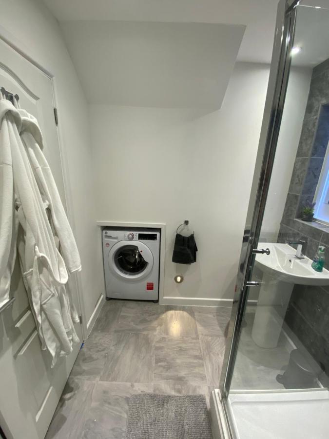 Modern 2 Bedroom Apartment, With Car Parking. Bitton Ngoại thất bức ảnh